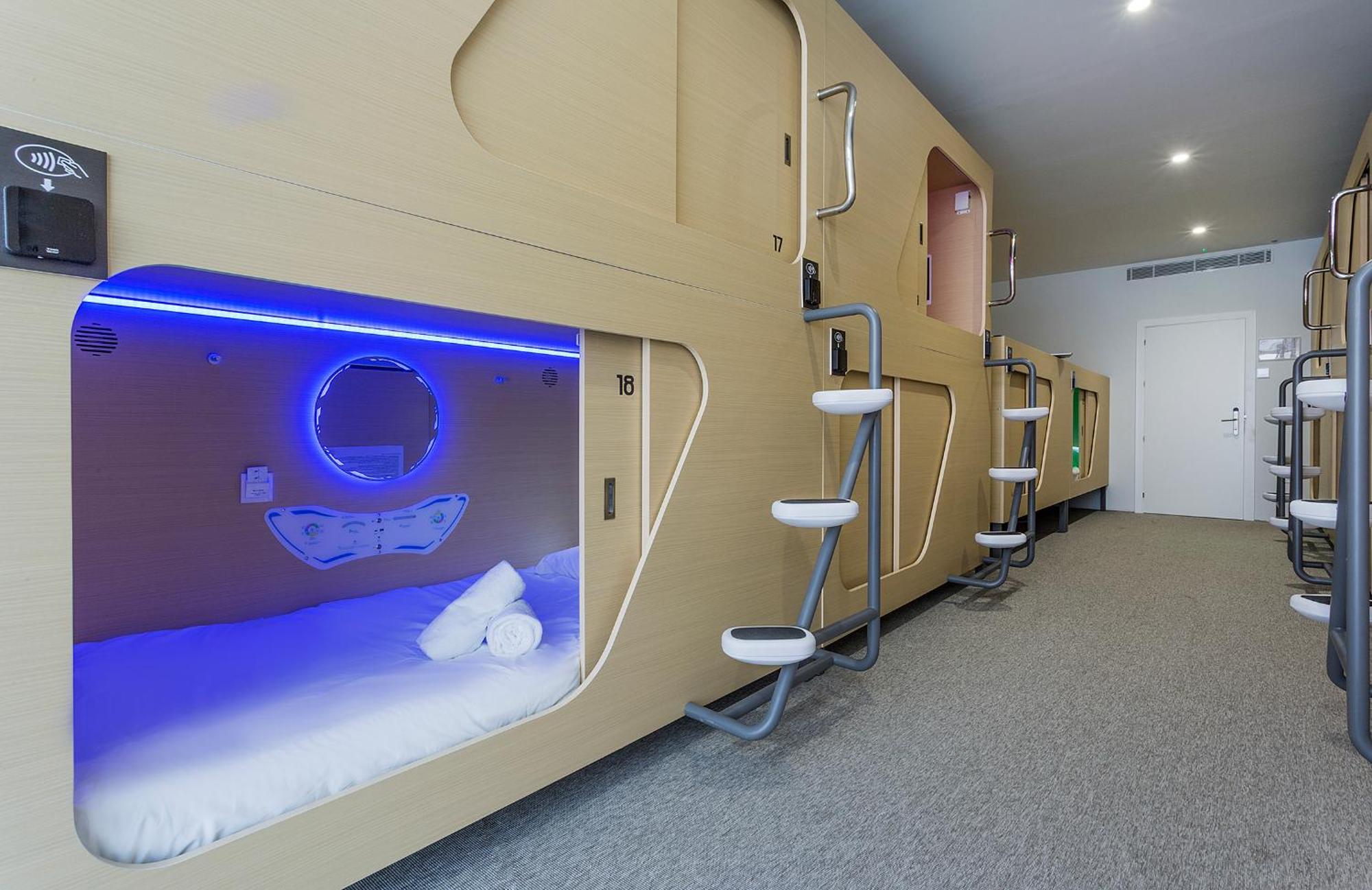 Urban Cube Hostel Sevilla Екстер'єр фото